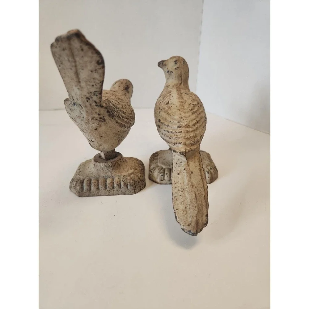 2 Vtg Cast Iron Bird Figurines Doves Rustic Farmhouse Doorstops Bookends Decor